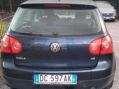 Blu Usata 2006 VW Golf V Utilitaria | 3000 € (Buon prezzo)