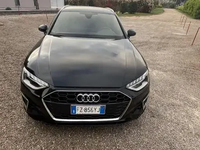 Käytetty Audi A4 S-Line 163 HP (119 kW) 2020 Musta Farmari