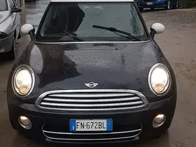 Usata Mini Cooper 112 CV (82 kW) 2011 Blu Utilitaria