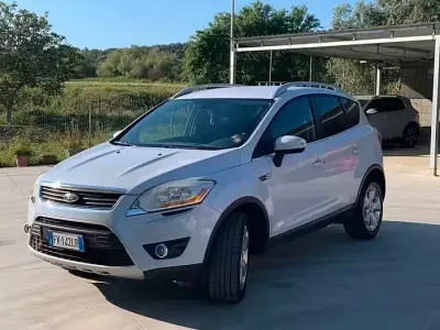 Usata Ford Kuga 163 CV (119 kW) 2012 Bianco SUV