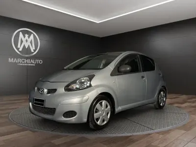 Usata Toyota Aygo 68 CV (50 kW) 2007 Nero metallizzato Utilitaria