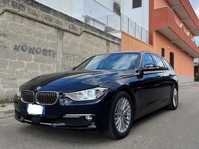 Usata BMW 320 Luxury Line 184 CV (135 kW) 2014 Blu Station wagon