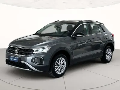Usata VW T-Roc Life 116 CV (85 kW) 2025 Indium grey metallizzato nero SUV
