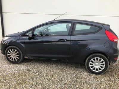 Grigio Usata 2010 Ford Fiesta | 3100 € (Buon prezzo)