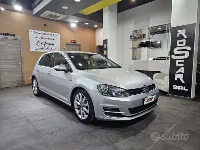 Begagnad VW Golf VII Highline 122 HK (89 kW) 2015 Grå Sedan
