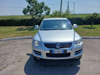 Usata VW Touareg Style 174 CV (127 kW) 2007 Grigio SUV