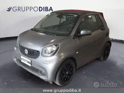 Usado Smart ForTwo Cabrio 71 CV (52 kW) 2017 Gris Descapotable