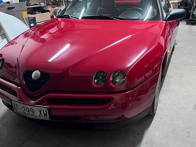 Usata Alfa Romeo Spider 150 CV (110 kW) 1996 Rosso Cabrio