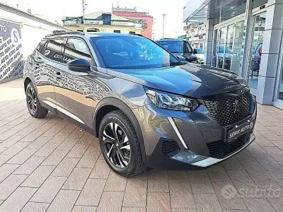 Usata Peugeot 2008 Allure 102 CV (75 kW) 2022 Grigio SUV