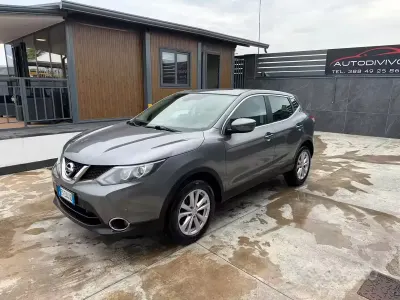 Używany Nissan Qashqai Tekna 110 KM (80 kW) 2015 Szary SUV