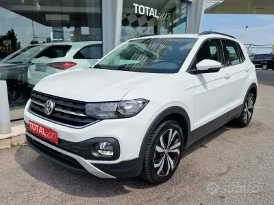 Usata VW T-Cross Style 95 CV (69 kW) 2019 Bianco pastello SUV