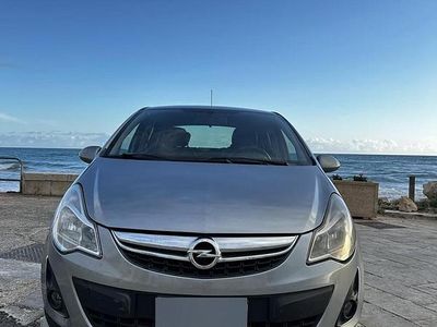 Usata Opel Corsa 75 CV (55 kW) 2012 Grigio Utilitaria