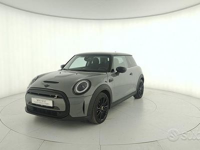 Usado Mini Cooper 75 kW (102 HP) 2022 Cinzento Citadino
