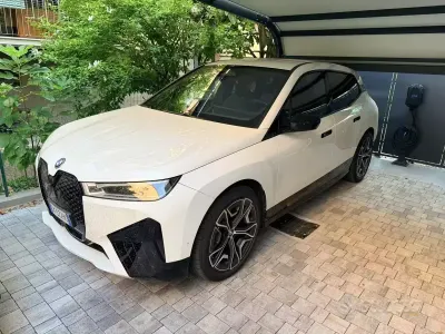 Usata BMW iX 102 kW (139 CV) 2023 Bianco SUV