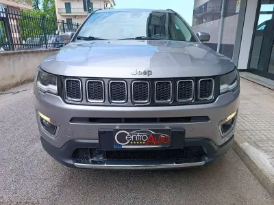 Usata Jeep Compass Limited 120 CV (88 kW) 2018 Argento SUV