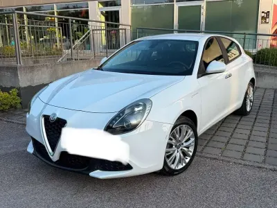 Usata Alfa Romeo Giulietta Super 120 CV (88 kW) 2018 Bianco Utilitaria