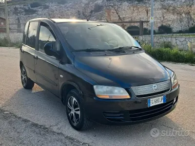 Käytetty Fiat Multipla Dynamic 103 HP (75 kW) 2011 Musta Tila-auto