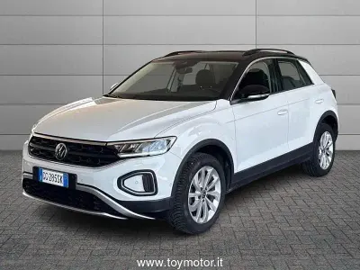 Usata VW T-Roc Life 110 CV (80 kW) 2022 Bianco SUV