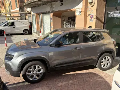 Usado Jeep Avenger Altitude 101 CV (74 kW) 2023 Negro SUV