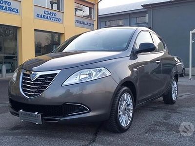 Usata Lancia Ypsilon Gold 70 CV (51 kW) 2014 Grigio medio Utilitaria