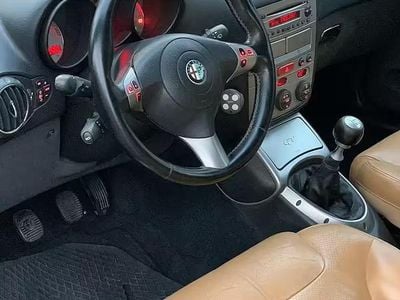 Usata Alfa Romeo GT Distinctive 150 CV (110 kW) 2005 Nero Coupé