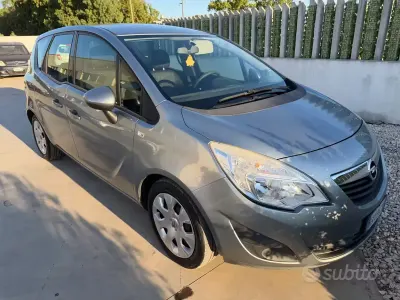 Usata Opel Meriva 101 CV (74 kW) 2012 Grigio Monovolume