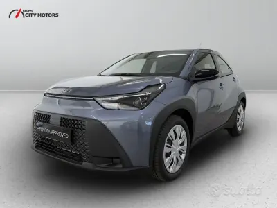 Nuova Toyota Aygo X 116 CV (85 kW) 2026 Grigio SUV