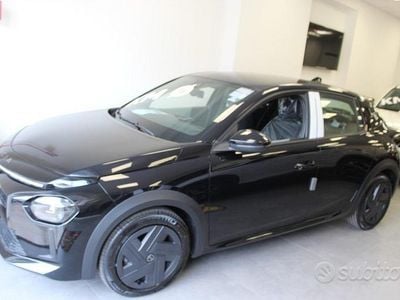 Nuova Lancia Ypsilon 101 CV (74 kW) 2025 Nero Utilitaria
