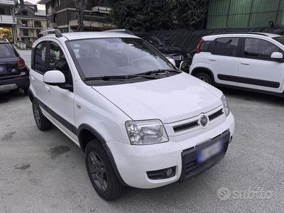 Usata Fiat Panda 4x4 Climbing 75 CV (55 kW) 2012 Bianco Utilitaria