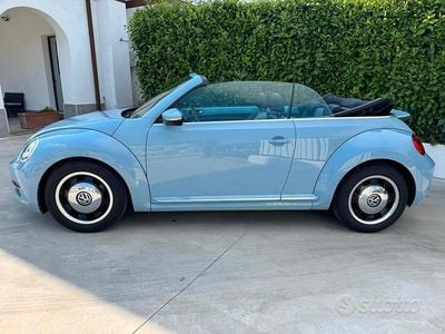 Usata VW Beetle Cabriolet Design 105 CV (77 kW) 2014 Blu Cabrio