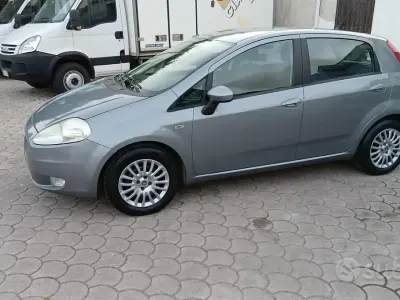 Usata Fiat Grande Punto 75 CV (55 kW) 2009 Grigio Utilitaria