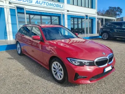 Begagnad BMW 318 Advantage 149 HK (109 kW) 2020 Röd Kombi