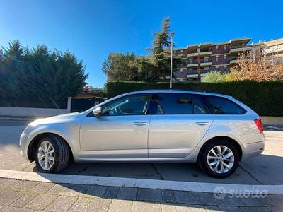 Usata Skoda Octavia Executive 116 CV (85 kW) 2017 Grigio Station wagon