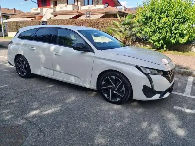 Usata Peugeot 308 SW Allure 131 CV (96 kW) 2022 Bianco Station wagon
