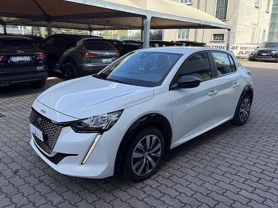 Usata Peugeot e-208 Active 100 kW (136 CV) 2022 Bianco / pastello Utilitaria