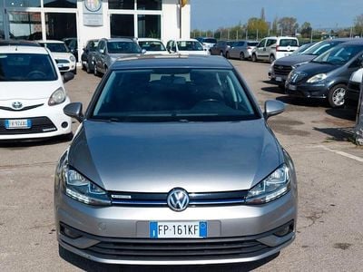 Usata VW Golf VII Trendline 110 CV (80 kW) 2018 Grigio Berlina