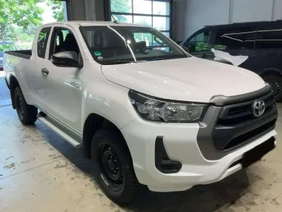 Usata Toyota HiLux 150 CV (110 kW) 2021 Bianco Pick-up