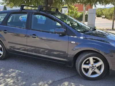 Usata Ford Focus Style 90 CV (66 kW) 2005 Blu/azzurro Station wagon