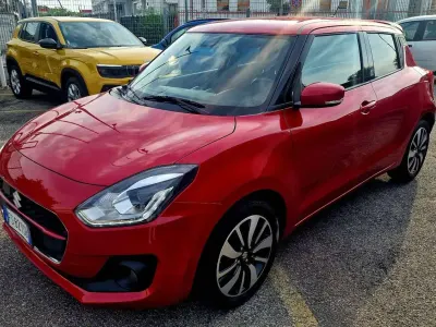 Usata Suzuki Swift 111 CV (81 kW) 2018 Rosso passion Utilitaria