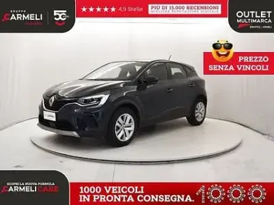 Usata Renault Captur Equilibre 101 CV (74 kW) 2023 Blu marine SUV