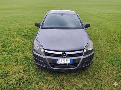 Usata Opel Astra Cosmo 101 CV (74 kW) 2005 Berlina
