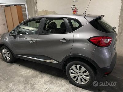 Usata Renault Captur 90 CV (66 kW) 2016 Grigio SUV