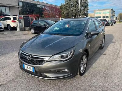 Usata Opel Astra Cosmo 95 CV (69 kW) 2016 Verde Station wagon