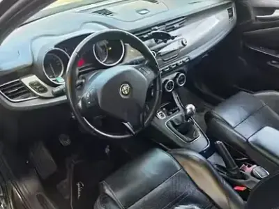 Käytetty Alfa Romeo Giulietta 109 HP (80 kW) 2010 Harmaa Viistoperä