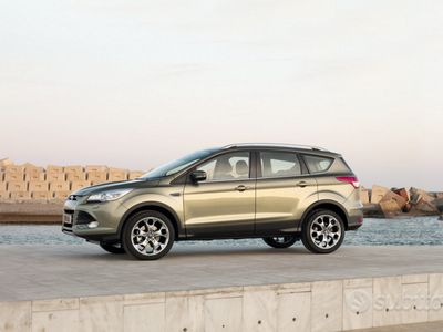 Usata Ford Kuga Titanium 120 CV (88 kW) 2015 Verde SUV