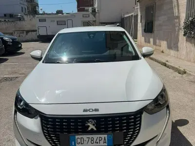 Usata Peugeot 208 75 CV (55 kW) 2021 Bianco Utilitaria