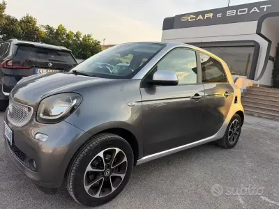 Usata Smart ForFour Passion 71 CV (52 kW) 2015 Grigio Utilitaria