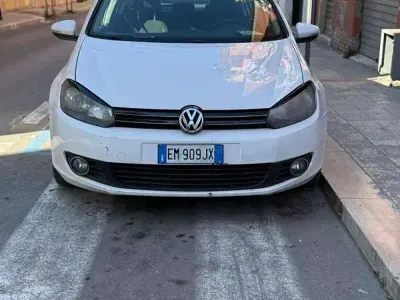 Usata VW Golf VII Highline 105 CV (77 kW) 2012 Berlina