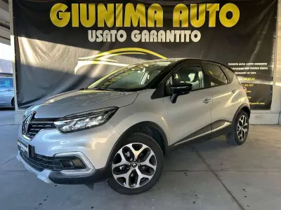 Usata Renault Captur 131 CV (96 kW) 2020 Grigio SUV