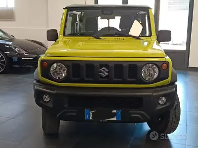 Usata Suzuki Jimny 102 CV (75 kW) 2023 Giallo SUV